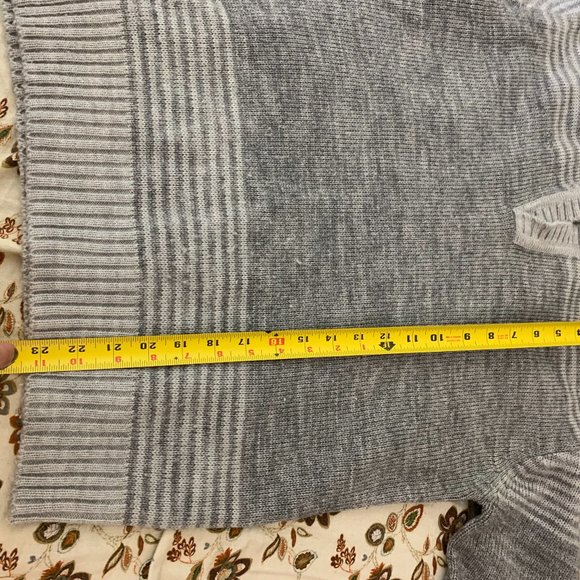 Wotchman Gray Vintage Sweater V Neck Collar - Picture 10 of 12